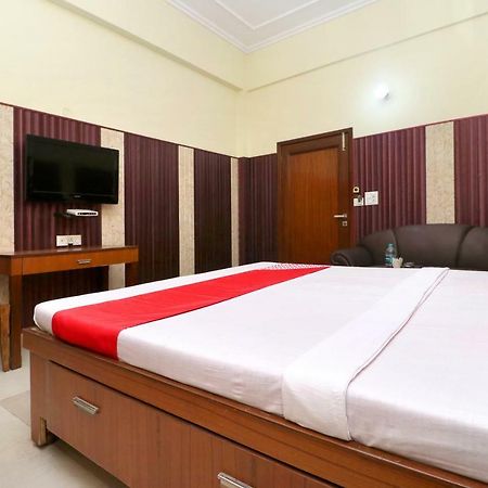 Hotel Oyo 40699 Grand Sokhi Tarn Taran Exterior foto