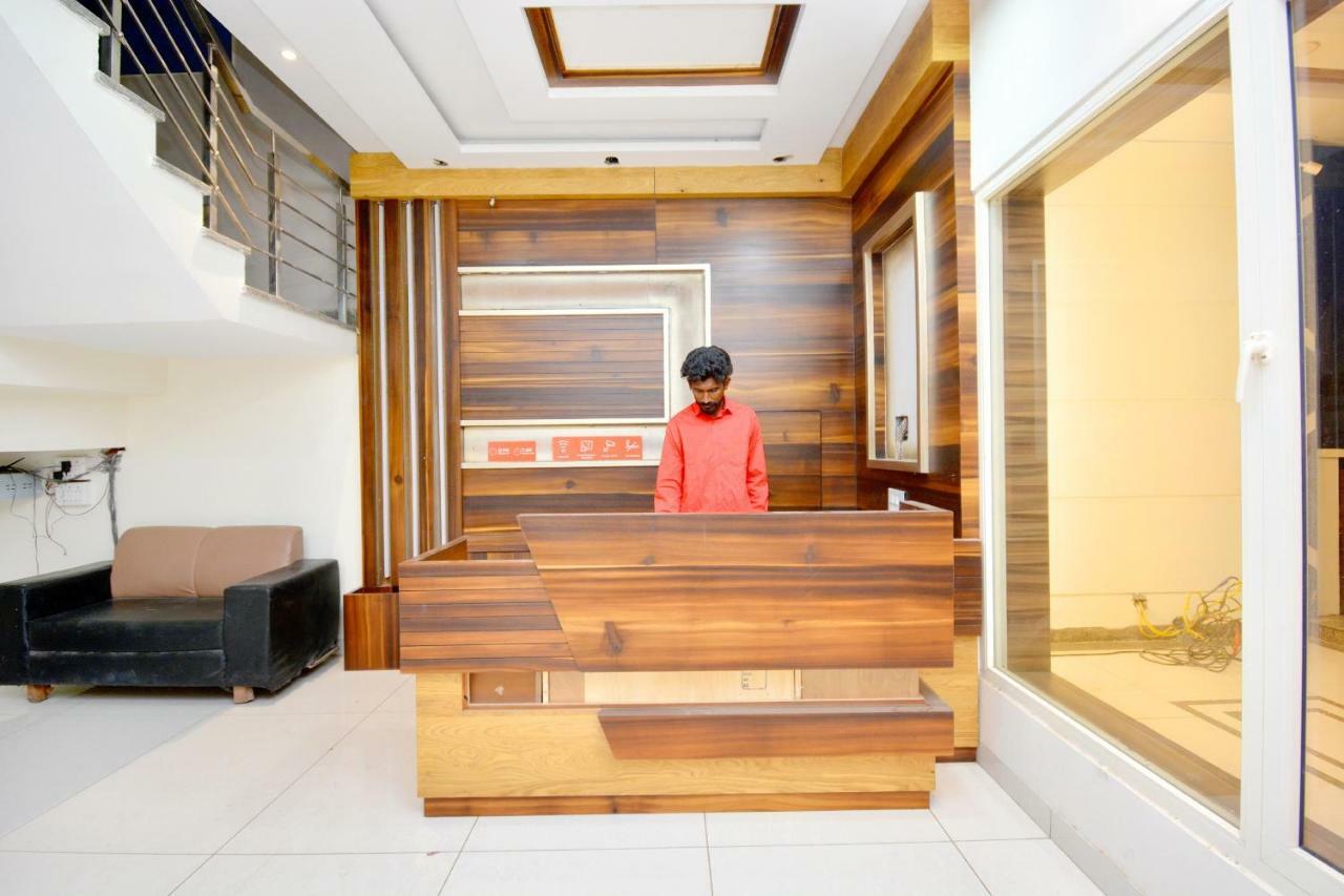 Hotel Oyo 40699 Grand Sokhi Tarn Taran Exterior foto