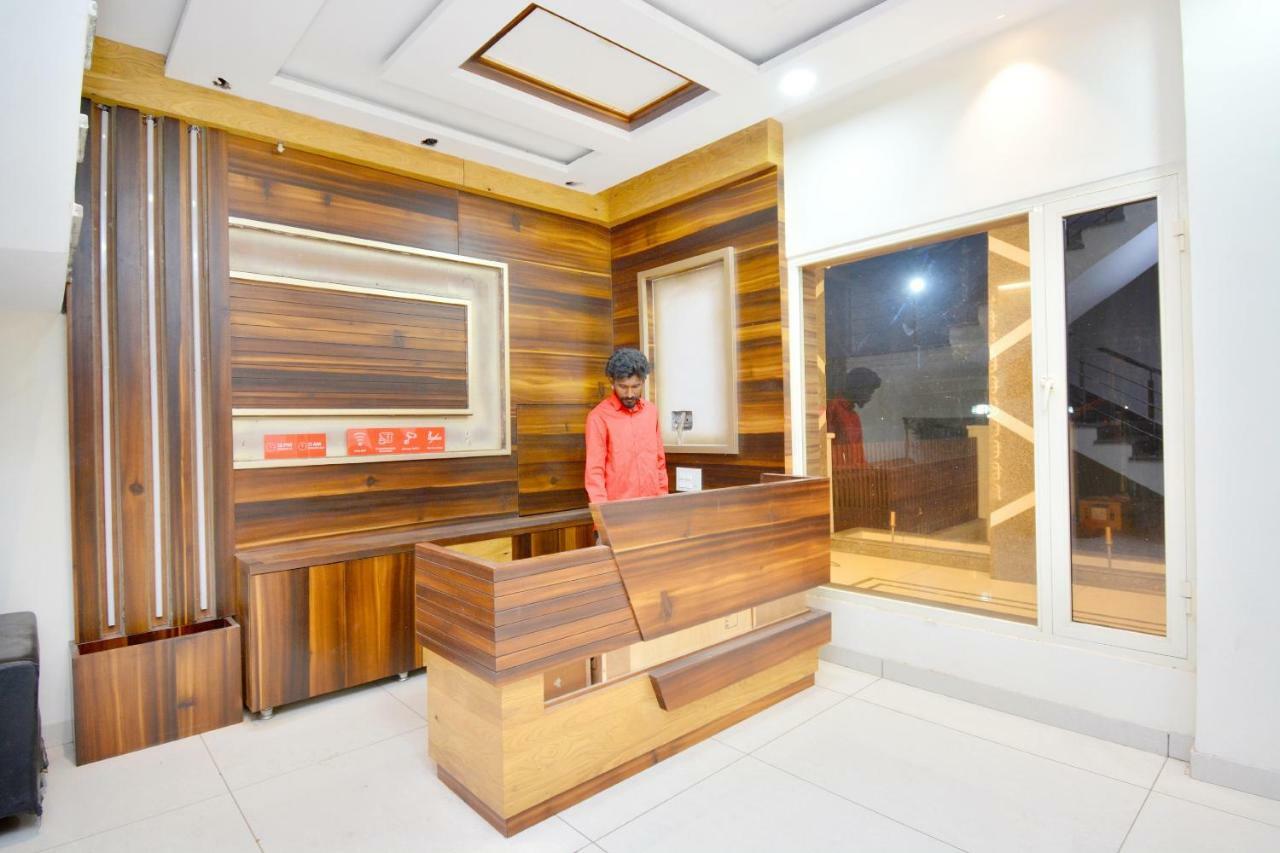 Hotel Oyo 40699 Grand Sokhi Tarn Taran Exterior foto